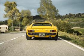 Lamborghini Miura SV (1971) – Die Typenbezeichnung ist sofort erkennbar im Strassenverkehr