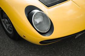 Lamborghini Miura SV (1971) - The famous folding headlights