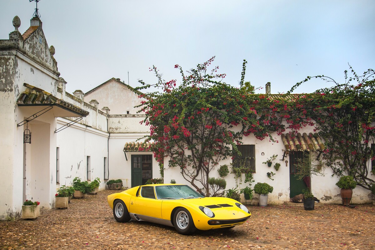 Lamborghini Miura SV (1971) - almost art