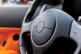 Lamborghini Murciélago LP 640-4 (2009) - Airbag und andere Sicherheitsfeatures sind mit an Bord