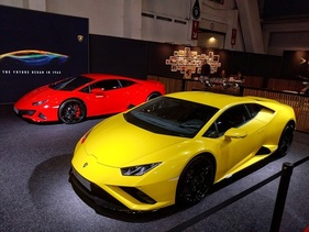 Lamborghini feierte sein 60-jähriges Bestehen mit Neuwagen – Interclassics Classic Car Show Brüssel 2023 Lamborghini feierte sein 60-jähriges Bestehen mit Neuwagen – Interclassics Classic Car Show Brüssel 2023