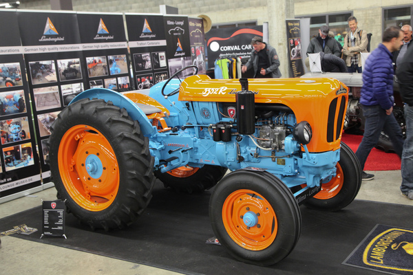 Lamborgini-Traktoren ziehen immer Leute an ... - Oldtimermesse St. Gallen 2018