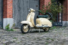 Lambretta 175 TV2 (1961) - als Lot 03 an der Artcurial "Automobiles Sur les Champs" Versteigerung am 3. Dezember 2020 Lambretta 175 TV2 (1961) - als Lot 03 an der Artcurial "Automobiles Sur les Champs" Versteigerung am 3. Dezember 2020