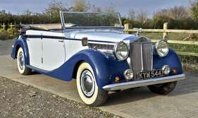 Lanchester LE27 Allweather Tourer by Vanden Plas (1945) - als Lot 265 angeboten anlässlich des Silverstone Auctions "The Dawn of Motoring Sale" am 4. August 2023