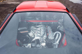 Lancia 037 Rally (1982) - die Heckklappe erlaubt den Blick auf den längs eingebauten Vierzylindermotor