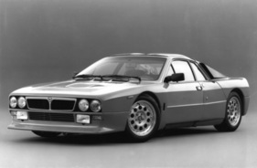 Lancia 037 Rally (1983) - das Design ist an den Montecarlo angelehnt
