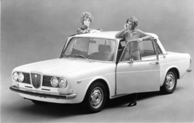 Lancia 2000 (1972) - charmant präsentiert