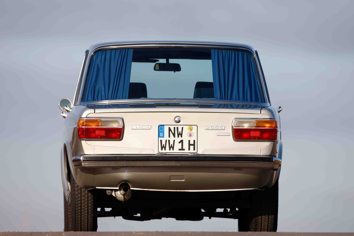 Lancia 2000 (1972) - ein exklusives Ausstattungselement, die Vorhänge hinten