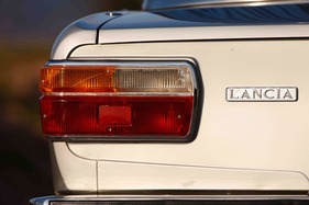 Lancia 2000 (1972) - kantige Heckleuchte im ansonsten rundlich gehaltenen Heck (1972)
