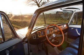 Lancia 2000 (1972) - viel Holz im Interieur der Limousine