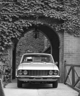 Lancia 2000 Coupé (1972) - mit Gitterverkleidung des Kühlers