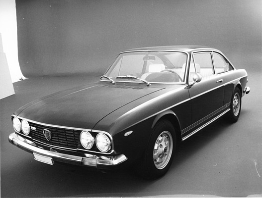 Lancia 2000 Coupé HF (1972) - dritte Flavia-Serie mit chromumrandeter Nase