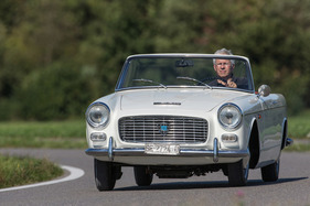Lancia Appia Convertibile (1959) - der Motor sieht tief im Auto, die Bodenfreiheit leider darunter ein wenig