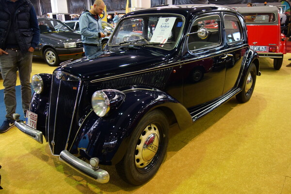 Lancia Ardea (1952) – unauffällige Limousine mit fortschrittlicher Technik – Interclassics Classic Car Show Brüssel 2023