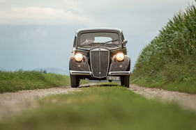 Lancia Ardea 4. Serie (1952) - optisch durchaus mit der Vorkriegs-Aprilia zu verwechseln Lancia Ardea 4. Serie (1952) - optisch durchaus mit der Vorkriegs-Aprilia zu verwechseln