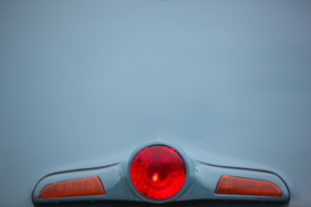 Lancia Ardea Cabriolet (1945) - das Schlusslicht, man beachte die Schriftzüge links und rechts