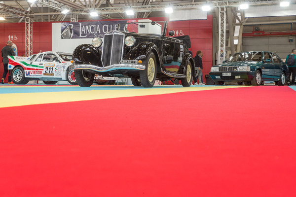 Lancia Artena (1935) - zusammen mit 037 Rally und Thema 8.32 auf dem Clubstand - Auto e Moto d'Epoca Bologna 2023