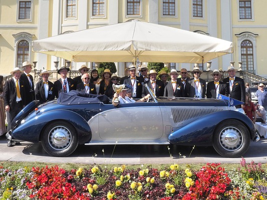 Image: Lancia Astura Pinin Farina (1938) - Best of Show at the Concours Retro Classics meets Baroque 2014