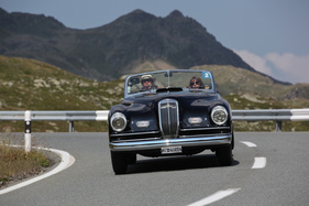 Lancia Astura Pinin Farina (1938) - bei der Überquerung des Flüelapasses an der Passione Engadina 2019