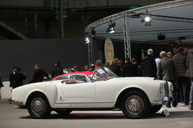 Lancia Aurelia B24 Spider (1955) - als Lot 347 versteigert an der Bonhams Grand Palais Verteigerung in Paris am 4. Februar 2016
