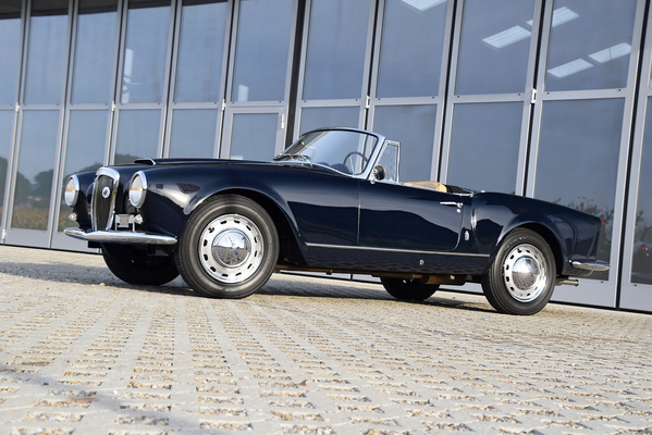 Bild: Lancia Aurelia B24S Convertibile (1956) - als Lot 141 an der Versteigerung der Oldtimer Galerie in Gstaad am 29. Dezember 2017