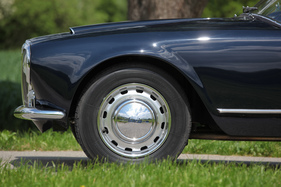 Lancia Aurelia B24S Convertibile (1958) - mit verchromten Radkappen