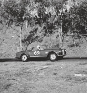 Lancia Aurelia B24S Spider America (1955) - als Lot 044 an der Bonhams Quail Lodge Auction am 14. August 2015