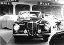 Lancia Aurelia Coupé Beutler (1953) - mit schlanken Fensterpfosten, gestaltet von den Gebr. Beutler - am Automobilsalon in Genf 1953