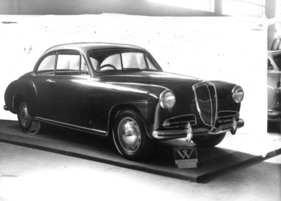 Lancia Aurelia Worblaufen (1954) - mit zweifarbiger Lackierung - schlichte Eleganz und guter Innenraum - Genfer Automobilsalon 1954