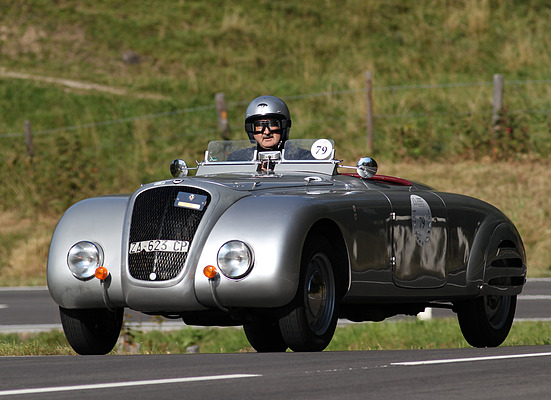 Lancia Barchetta Aprilia (1938) am Jochpass Memorial 2011 (Start-Nr. 079)