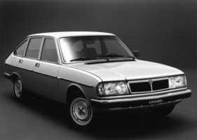 Lancia Beta Berlina (1982) - auch die Limousine erhielt einen neuen Kühlergrill