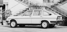 Lancia Beta Berlina 2000 (1976) – neu ist die schwarze Kunststoffblende hinter dem dritten Seitenfenster (1976)