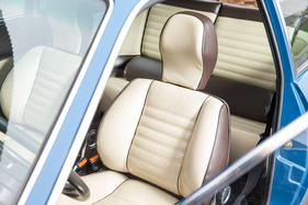 Lancia Beta HPE 1600 (1976) - die hohen Kopfstützen verleihen dem Sitz eine futuristische Form (1976)