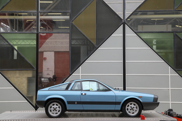 Lancia Beta Montecarlo (1980) - km-Stand 69'700, noch auf dem Anhänger für EUR 22'900 angeboten - Auto e Moto d'Epoca Bologna 2023