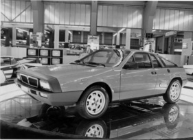 Lancia Beta Montecarlo (1980) - neugestaltete Front und zusätzliche Seitenstege mit Fenstern - Genfer Autosalon 1980