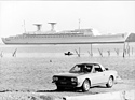 Bild: Lancia Beta Spider (1978) - als 2000, vor Bootskulisse