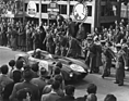 Lancia D24 (1954) - Alberto Ascari am Ziel der Mille Miglia 1954