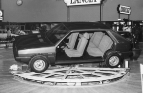 Lancia Delta (1979) - Schnittmodell des kleinen Delta, der in Frankfurt erstmals der Oeffentlichkeit gezeigt wurde - Internationale Automobilausstellung (IAA) in Frankfurt 1979