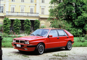 Lancia Delta HF Integrale 16V (1989) - mit vier Ventilen pro Zylinder