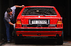 Lancia Delta HF Integrale 16V (1989) - nach der Fahrt über Schotter- und Dreckpisten muss er natürlich wieder gereinigt werden