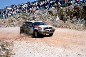 Lancia Delta HF Integrale (1988) -  an der Akropolis-Rallye