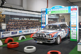 Lancia Delta HF Integrale (1990) auf der simulierten Zieldurchfahrt – Bremen Classic Motorshow 2024