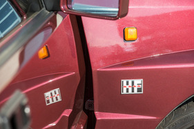 Lancia Delta HF Integrale 8V (1991) - das seitliche HF-Zeichen mit den vier Elefäntchen