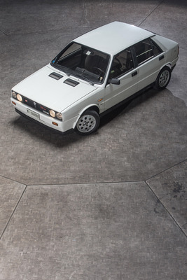 Lancia Delta HF Turbo "Zagato" (1985) - nur ein Spiegel - das war Mitte der Achtzigerjahre in Italien noch so üblich