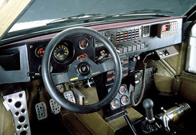 Lancia Delta S4 Gruppe B (1985) - Cockpit der Rallye-Version - kaum Ähnlichkeiten mit dem Stradale