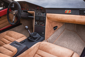 Lancia Delta S4 Stradale (1985) - Interieur wirkt ziemlich gediegen