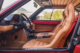 Lancia Delta S4 Stradale (1985) - luxuriös ausstaffiertes Interieur