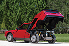Lancia Delta S4 Stradale (1985) - obschon das ganze Heck hochgeklappt werden kann, ist die Zugänglichkeit zur Mechanik nicht optimal