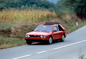 Lancia Delta S4 Stradale (1986) - unterwegs in freier Wildbahn