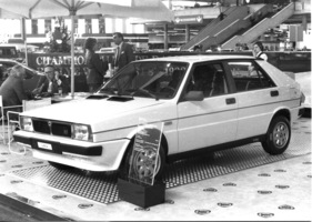 Lancia Delta - in der Sonderversion HF Martini mit Turbomotor - am Genfer Automobilsalon 1984
